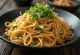 Чапчхэ с имбирем, поданное с бататовой лапшой и овощами