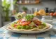 Лахмаджун с салатом, поданный со свежим тестом и пряной мясной начинкой