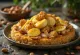 Маклюба с курицей – слоистый рис, жареные овощи и курица, поданные перевернутыми, в восточном стиле